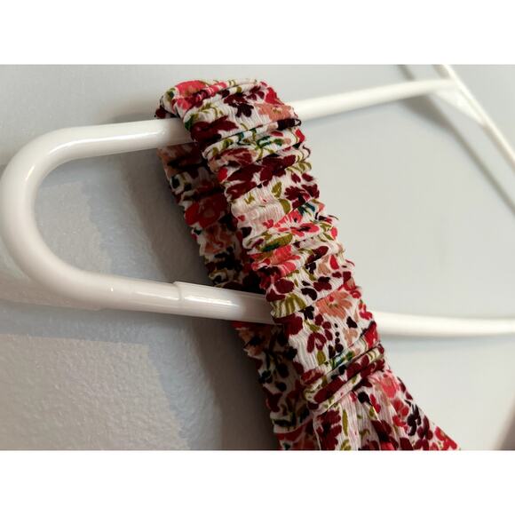 NWT Vince Camuto Ivory Textured Floral Sleeveless V-Neck Blouse, Womens Medium - Picture 5 of 9